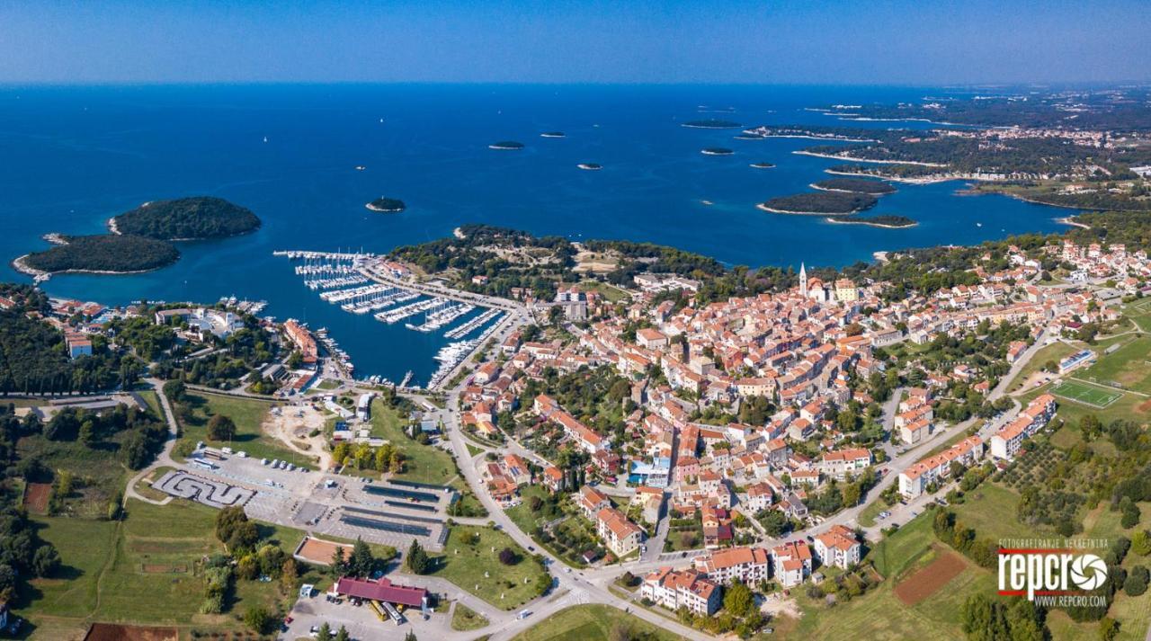 Beautiful Villa Mugeba I With Pool In Porec Near The Aquapark Exterior foto